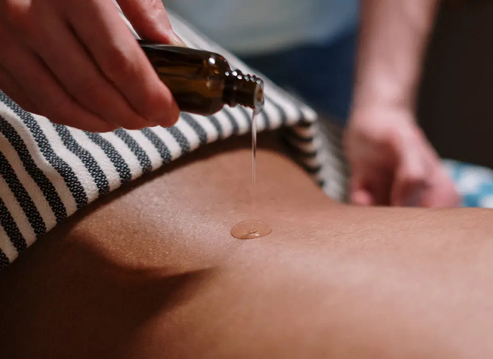 masaggio rilassante agli oli essenziali